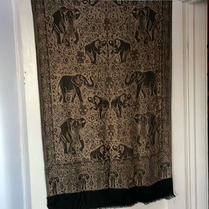 Beautiful, black and tan elephant scarf